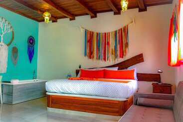 هتل Hacienda Dos Ojos