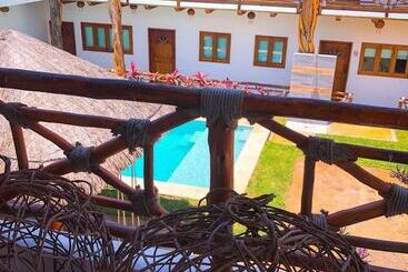 هتل Hacienda Dos Ojos