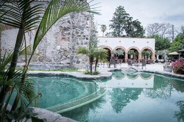 هتل Hacienda San Cristobal