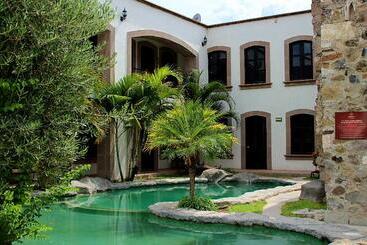 هتل Hacienda San Cristobal