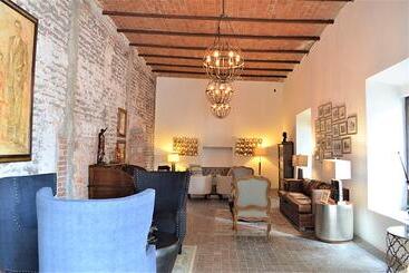 هتل Hacienda San Cristobal