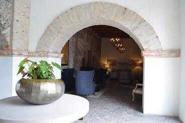 هتل Hacienda San Cristobal