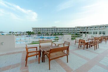 هتل Aqua Mondo Abu Soma Resort
