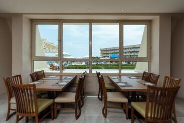 هتل Aqua Mondo Abu Soma Resort