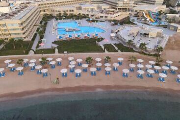 هتل Aqua Mondo Abu Soma Resort