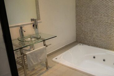 هتل Suites Milán Room