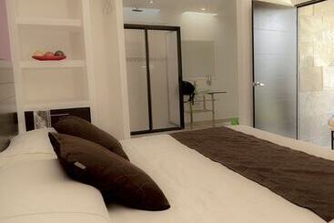 هتل Suites Milán Room