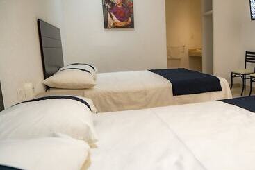 هتل Suites Milán Room