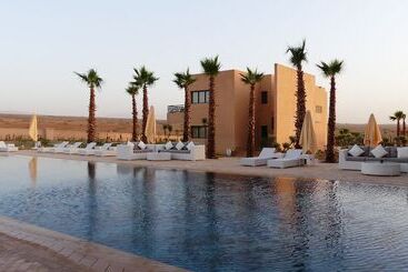 هتل Sumahan Suites & Spa