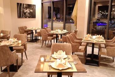هتل Sumahan Suites & Spa