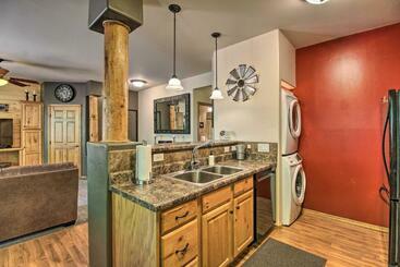 Show Low Condo Less Than 3 Mi To Fool Hollow Lake!