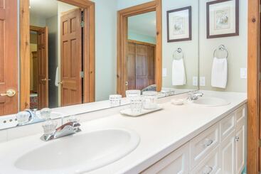 Wapiti Mountain Escape By Avantstay Commanding Views Incredible Home W Hot Tub