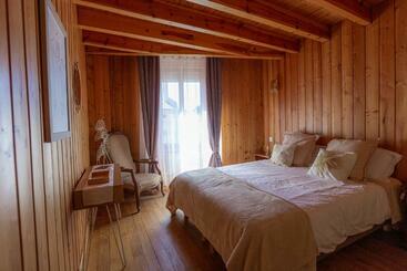تختخواب و صبحانه La Cabane Du Petit Tour