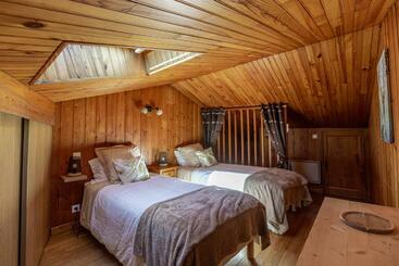 تختخواب و صبحانه La Cabane Du Petit Tour