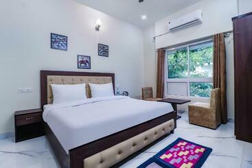 هتل Capital O 91022 Maira Heights