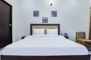 هتل Capital O 91022 Maira Heights