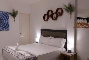 هتل Bonsai Jacuzzi Suites