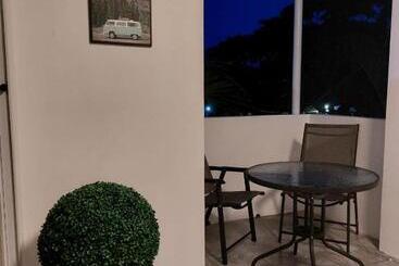 هتل Bonsai Jacuzzi Suites