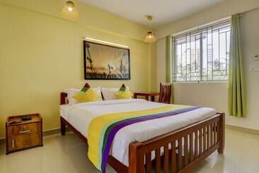 Itsy Hotels Ushodaya Royal Residency