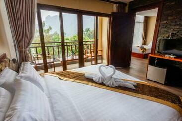 Lisha Grandhotel Vangvieng