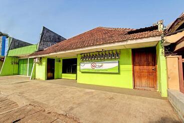 هتل Spot On 91521 Mayong Guesthouse