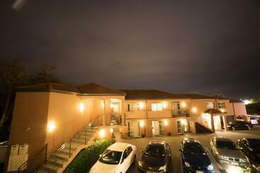 Kings Of Riccarton Motel