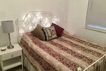 پانسیون Miami Cozy House