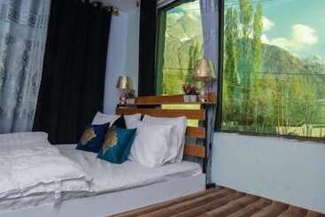 پانسیون Royal Brangsa Guest House