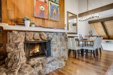 Pinegrove By Avantstay Beautiful Villas Condo Just Outside Tahoe City