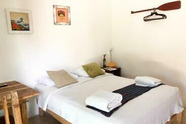 Aamiaismajoitus (B&B) Habitación Flamingo Casa María Bonita