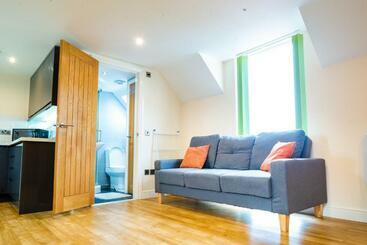 Cosy Apartment   14 Charlotte House