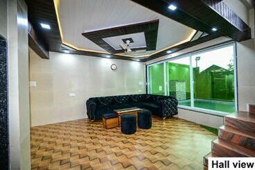 F9 Villa