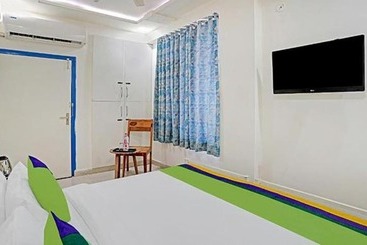 Fabhotel Istana Inn