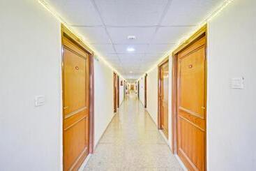 هتل Paras Tower