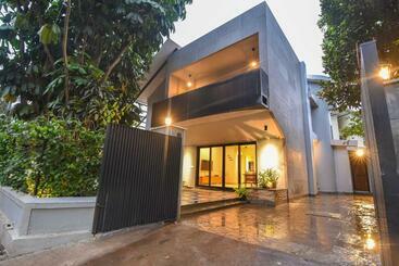 Castle Rock Villa By Tropicana Stays