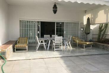 Chalet Familiar En Urbanización Maravillosa Guadalmina