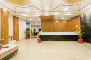 هتل D Canal Inn   A Boutique