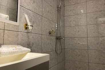 هتل Hôtel Vendôme Douala