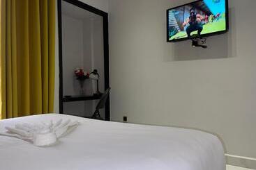 هتل Hôtel Vendôme Douala