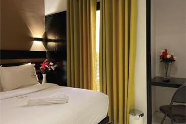 هتل Hôtel Vendôme Douala