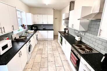 پانسیون Deluxe En Suite Room In Cv1