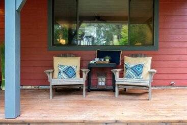 Quiet River Bend Cabin By Avantstay 35 Mins To Mt Bachelor 10 Mins To Town Centre Hot Tub