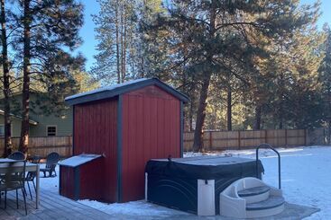 Quiet River Bend Cabin By Avantstay 35 Mins To Mt Bachelor 10 Mins To Town Centre Hot Tub