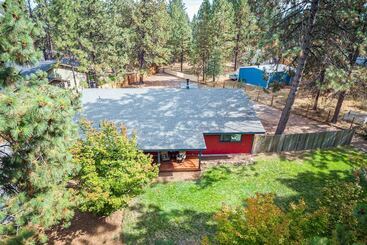 Quiet River Bend Cabin By Avantstay 35 Mins To Mt Bachelor 10 Mins To Town Centre Hot Tub