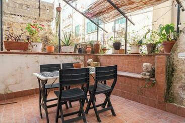 Appartamento In Pieno Centro Storico Con Terrazzo “o’vicariello”