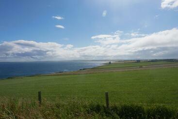 تختخواب و صبحانه Fabulous Location With Sea And Castle View   Nc500