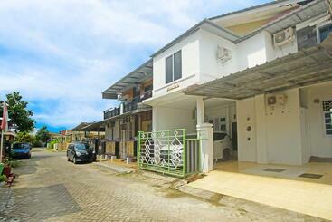 هتل Oyo 91460 Guest House Kencana Syariah