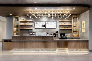 هتل Wyndham Garden Winnipeg Airport