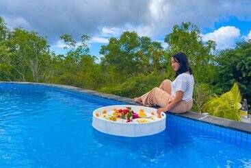 Innora Jungle Resort And Spa