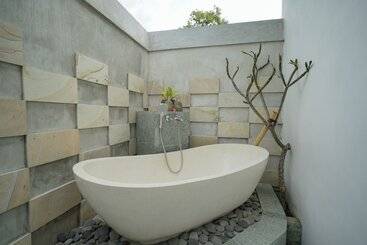 Innora Jungle Resort And Spa